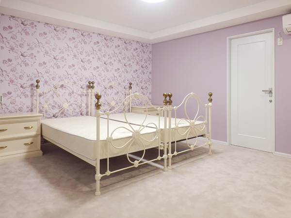 夢見る空間を内装から―ヨーロピアンテイストの寝室